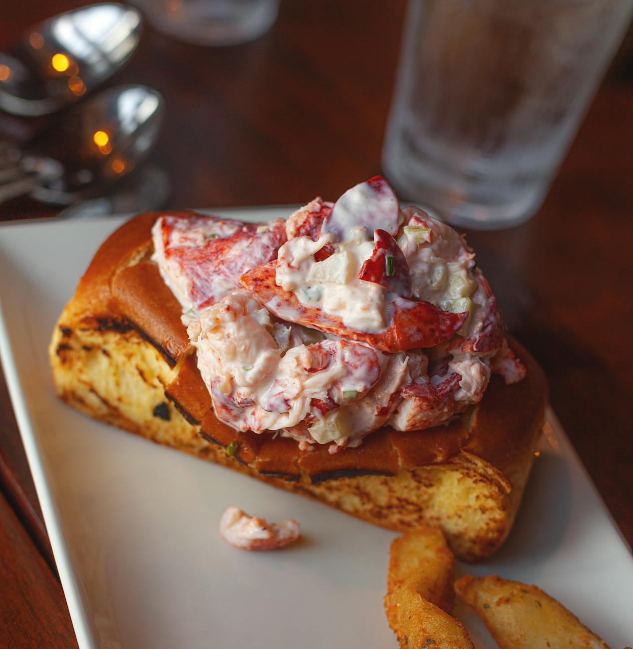 lobster roll on a plate